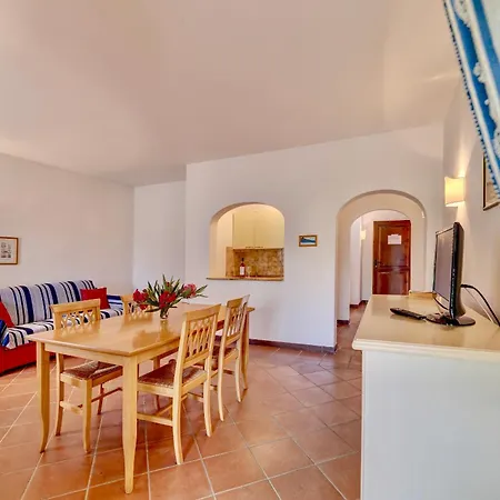 Aparthotel With Air Conditioning And Private Outdoor Area Just A Few Minutes From La Pelosa 3*