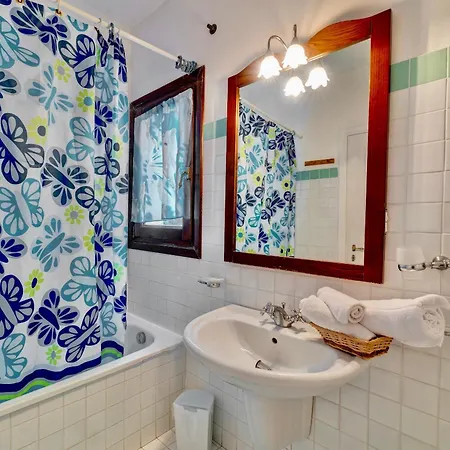 Aparthotel With Air Conditioning And Private Outdoor Area Just A Few Minutes From La Pelosa Punta de su Torrione