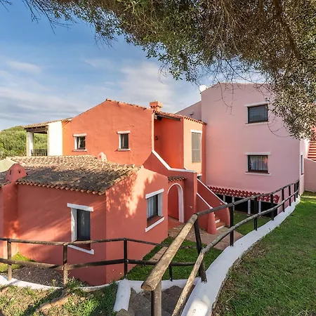 With Air Conditioning And Private Outdoor Area Just A Few Minutes From La Pelosa Apartmanhotel 3*