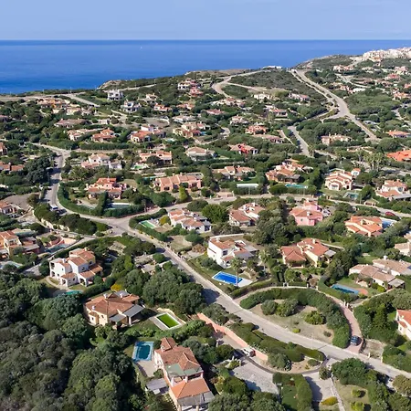 With Air Conditioning And Private Outdoor Area Just A Few Minutes From La Pelosa Punta de su Torrione