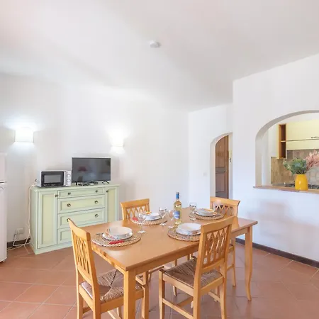Aparthotel With Air Conditioning And Private Outdoor Area Just A Few Minutes From La Pelosa Punta de su Torrione