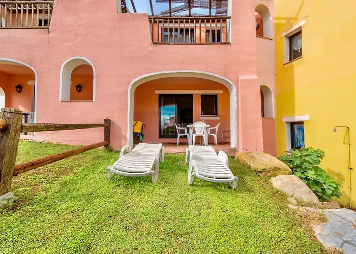 With Air Conditioning And Private Outdoor Area Just A Few Minutes From La Pelosa 3* Punta de su Torrione