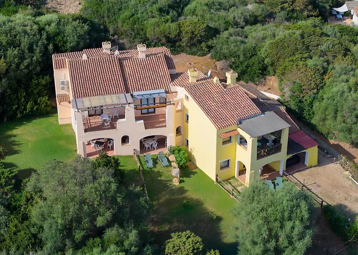With Air Conditioning And Private Outdoor Area Just A Few Minutes From La Pelosa Punta de su Torrione