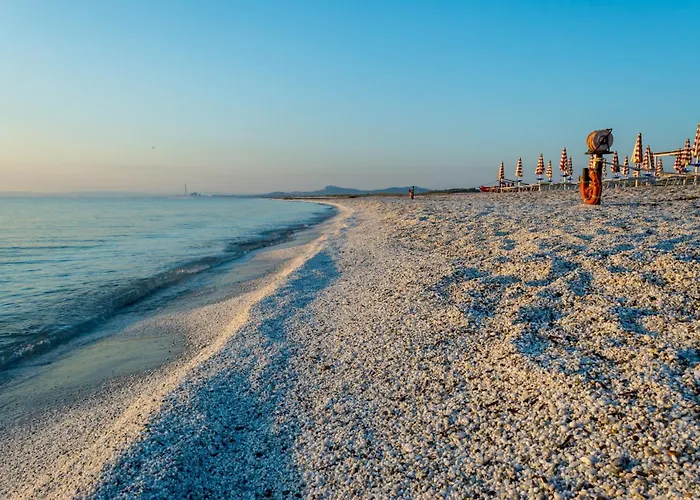 With Air Conditioning And Private Outdoor Area Just A Few Minutes From La Pelosa 3*