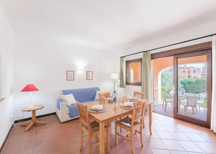 With Air Conditioning And Private Outdoor Area Just A Few Minutes From La Pelosa Punta de su Torrione