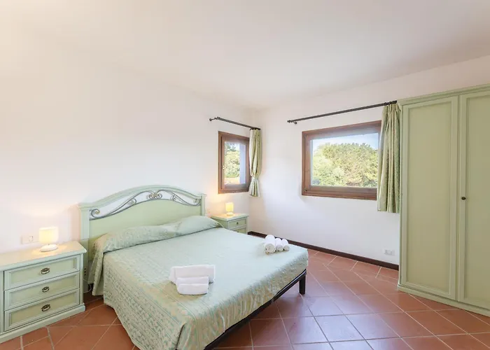 With Air Conditioning And Private Outdoor Area Just A Few Minutes From La Pelosa Apartmanhotel 3*